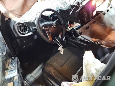 Zdjęcie 8 z 12 samochodu: 2022 TOYOTA TACOMA TRD OFF-ROAD VIN:3TMCZ5AN1NM472836 - miniatura