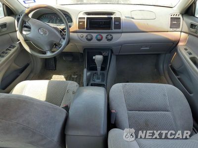 Zdjęcie 8 z 12 samochodu: 2003 TOYOTA CAMRY LE VIN:4T1BE32K13U681823 - miniatura