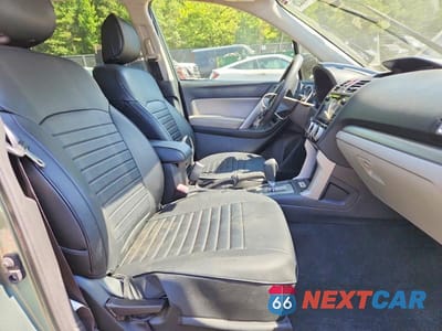 Zdjęcie 7 z 13 samochodu: 2017 SUBARU FORESTER 2.5I PREMIUM VIN:JF2SJAEC3HH455423 - miniatura