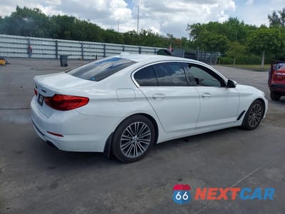 Trzecie zdjęcie samochodu z tyłu: 2019 BMW 540 I VIN:WBAJE5C59KWW11734 - miniatura
