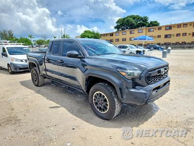 Czwarte zdjęcie samochodu z boku: 2024 TOYOTA TACOMA TRD OFF-ROAD VIN:3TYLB5JN7RT051380 - miniatura