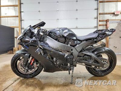 Trzecie zdjęcie samochodu z tyłu: 2025 KAWASAKI ZX1002 M VIN:JKBZXVM14SA010102 - miniatura
