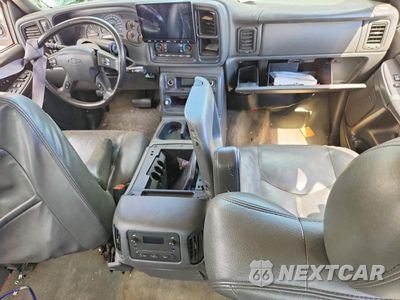 Zdjęcie 8 z 13 samochodu: 2004 CHEVROLET SILVERADO K2500 HEAVY DUTY VIN:1GCHK23154F136592 - miniatura
