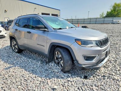Czwarte zdjęcie samochodu z boku: 2018 JEEP COMPASS LIMITED VIN:3C4NJCCB4JT367974 - miniatura