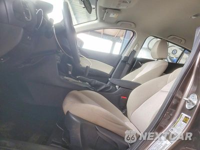 Zdjęcie 7 z 12 samochodu: 2014 MAZDA 3 SPORT VIN:JM1BM1U76E1200697 - miniatura