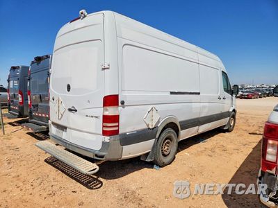 Trzecie zdjęcie samochodu z tyłu: 2015 MERCEDES-BENZ SPRINTER 2500 DELIVERY VAN VIN:WD3PE8DBXFP136964 - miniatura