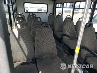 Zdjęcie 6 z 10 samochodu: 2004 FORD ECONOLINE E450 SUPER DUTY CUTAWAY VAN VIN:1FDXE45SX4HA70643 - miniatura
