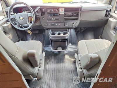 Zdjęcie 8 z 13 samochodu: 2020 CHEVROLET EXPRESS G2500 VIN:1GCWGAFP4L1156993 - miniatura