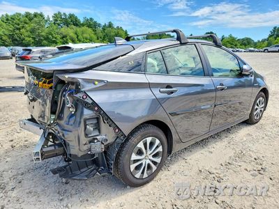 Trzecie zdjęcie samochodu z tyłu: 2020 TOYOTA PRIUS XLE AWD-E VIN:JTDL9RFU0L3016011 - miniatura