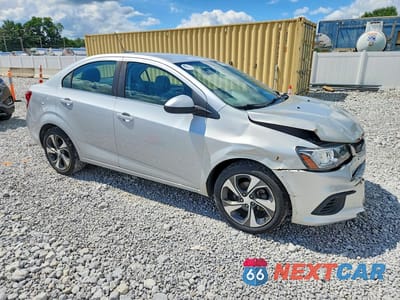 Czwarte zdjęcie samochodu z boku: 2020 CHEVROLET SONIC PREMIER VIN:1G1JF5SB3L4111470 - miniatura