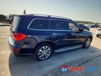 Trzecie zdjęcie samochodu z tyłu: 2015 MERCEDES-BENZ GL 450 4MATIC VIN:4JGDF6EE7FA449245 - miniatura