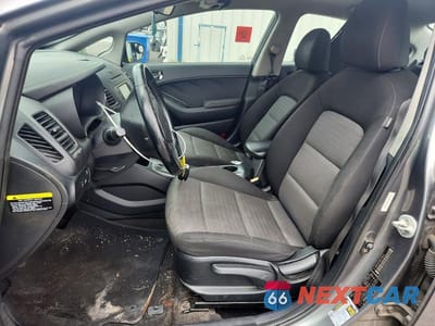 Zdjęcie 7 z 13 samochodu: 2015 KIA FORTE EX VIN:KNAFX4A88F5318412 - miniatura