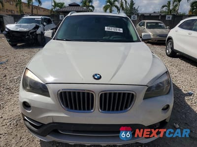 Piąte zdjęcie samochodu w środku: 2015 BMW X1 XDRIVE28I VIN:WBAVL1C53FVY24884 - miniatura