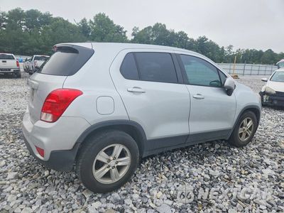 Trzecie zdjęcie samochodu z tyłu: 2020 CHEVROLET TRAX LS VIN:3GNCJKSBXLL319196 - miniatura