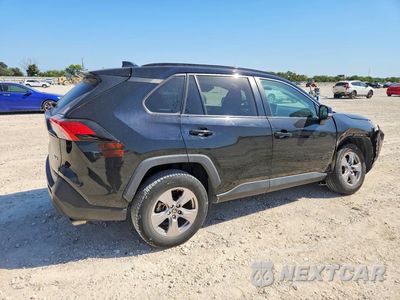 Trzecie zdjęcie samochodu z tyłu: 2023 TOYOTA RAV4 XLE VIN:2T3W1RFV1PW278670 - miniatura