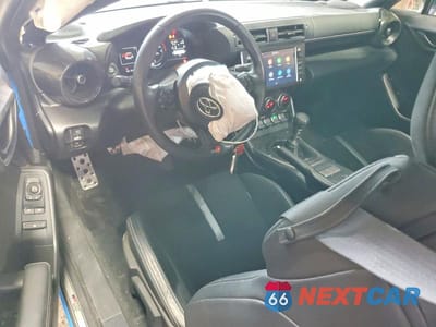 Zdjęcie 8 z 13 samochodu: 2023 TOYOTA GR 86 PREMIUM VIN:JF1ZNBE12P9752610 - miniatura