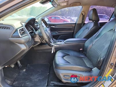 Zdjęcie 7 z 12 samochodu: 2018 TOYOTA CAMRY SE VIN:4T1B11HK4JU590484 - miniatura
