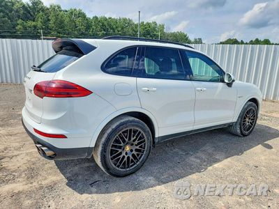 Trzecie zdjęcie samochodu z tyłu: 2017 PORSCHE CAYENNE SE HYBRID PLATINUM VIN:WP1AE2A2XHLA68929 - miniatura