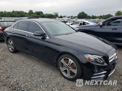 Czwarte zdjęcie samochodu z boku: 2020 MERCEDES-BENZ E 350 4MATIC VIN:WDDZF8EB7LA734234 - miniatura