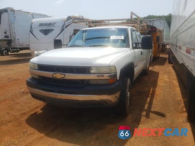 2001 CHEVROLET SILVERADO C2500 HEAVY DUTY 1GCHC29U11E106053 - główne zdjęcie licytacji z USA - miniatura