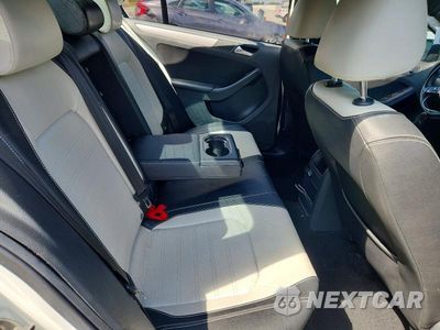 Zdjęcie 10 z 12 samochodu: 2017 VOLKSWAGEN JETTA SPORT VIN:3VWD17AJ5HM299277 - miniatura