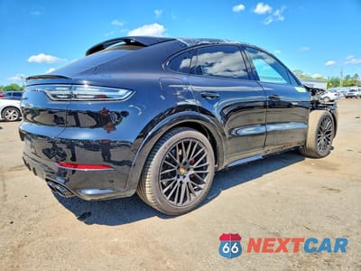Trzecie zdjęcie samochodu z tyłu: 2021 PORSCHE CAYENNE GTS COUPE VIN:WP1BG2AY4MDA50157 - miniatura