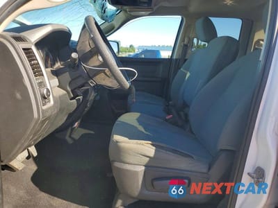 Zdjęcie 7 z 13 samochodu: 2018 RAM 1500 ST VIN:1C6RR7FG6JS252780 - miniatura