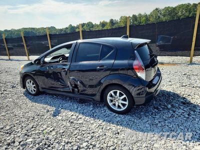 Drugie zdjęcie samochodu z przodu: 2017 TOYOTA PRIUS C ONE VIN:JTDKDTB34H1595012 - miniatura