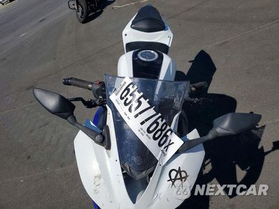 Piąte zdjęcie samochodu w środku: 2016 YAMAHA YZFR3 VIN:MH3RH06Y6GK010416 - miniatura