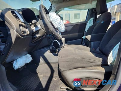 Zdjęcie 7 z 14 samochodu: 2021 JEEP RENEGADE LATITUDE VIN:ZACNJDBB4MPM70215 - miniatura