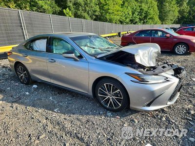 Czwarte zdjęcie samochodu z boku: 2024 LEXUS ES 300H BASE VIN:58ADA1C12RU045444 - miniatura