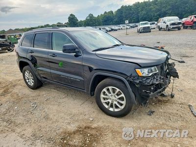 Czwarte zdjęcie samochodu z boku: 2021 JEEP GRAND CHEROKEE LAREDO VIN:1C4RJFAG3MC631994 - miniatura