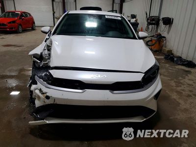 Piąte zdjęcie samochodu w środku: 2024 KIA FORTE LXS VIN:3KPF24ADXRE835573 - miniatura