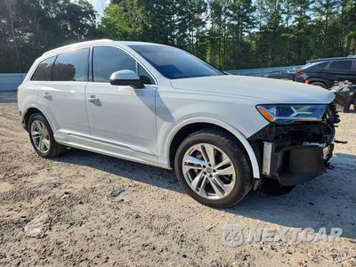 Czwarte zdjęcie samochodu z boku: 2020 AUDI Q7 PREMIUM VIN:WA1AXAF73LD011351 - miniatura