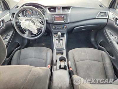 Zdjęcie 8 z 12 samochodu: 2018 NISSAN SENTRA S VIN:3N1AB7AP2JY281294 - miniatura