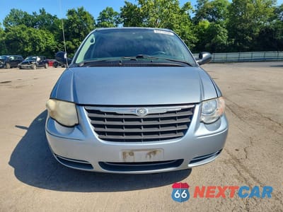 Piąte zdjęcie samochodu w środku: 2006 CHRYSLER TOWN & COUNTRY LX VIN:1A4GP44R16B568095 - miniatura