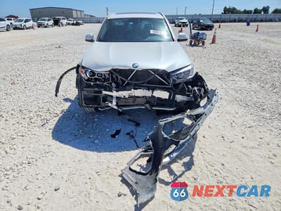 Piąte zdjęcie samochodu w środku: 2021 BMW X3 XDRIVE30E VIN:5UXTS1C04M9D79130 - miniatura