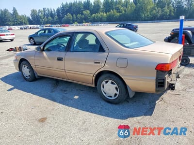 Drugie zdjęcie samochodu z przodu: 2000 TOYOTA CAMRY CE VIN:4T1BG22K2YU758503 - miniatura