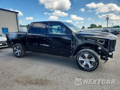 Czwarte zdjęcie samochodu z boku: 2022 RAM 1500 LARAMIE VIN:1C6SRFJT3NN112383 - miniatura