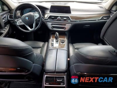 Zdjęcie 8 z 12 samochodu: 2016 BMW 740 I VIN:WBA7E2C51GG547862 - miniatura