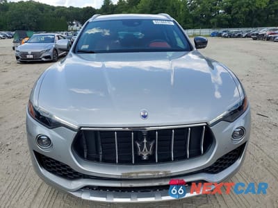 Piąte zdjęcie samochodu w środku: 2017 MASERATI LEVANTE SPORT VIN:ZN661XUS9HX220296 - miniatura