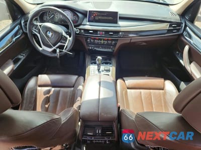 Zdjęcie 8 z 13 samochodu: 2014 BMW X5 XDRIVE50I VIN:5UXKR6C5XE0C02264 - miniatura