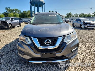 Piąte zdjęcie samochodu w środku: 2018 NISSAN ROGUE S VIN:5N1AT2MV9JC787846 - miniatura