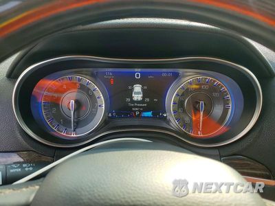Zdjęcie 9 z 12 samochodu: 2017 CHRYSLER 300C VIN:2C3CCAEG2HH597017 - miniatura
