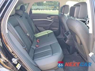 Zdjęcie 11 z 13 samochodu: 2021 AUDI E-TRON PREMIUM VIN:WA1AAAGE1MB022022 - miniatura