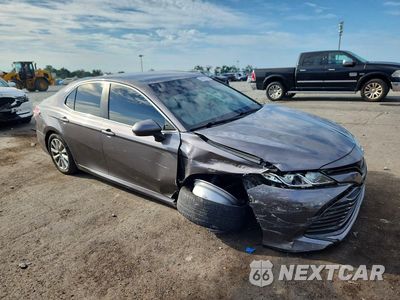 Czwarte zdjęcie samochodu z boku: 2020 TOYOTA CAMRY LE VIN:4T1C11AK8LU929555 - miniatura