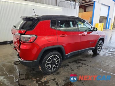 Trzecie zdjęcie samochodu z tyłu: 2025 JEEP COMPASS TRAILHAWK VIN:3C4NJDDN5ST532446 - miniatura