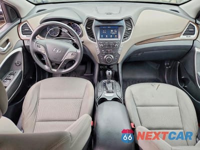 Zdjęcie 8 z 13 samochodu: 2017 HYUNDAI SANTA FE SE VIN:KM8SMDHF3HU184461 - miniatura