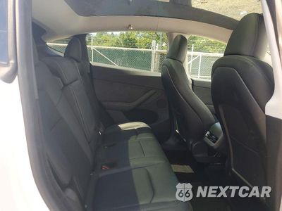 Zdjęcie 10 z 13 samochodu: 2024 TESLA MODEL Y VIN:7SAYGDEE2RA218790 - miniatura