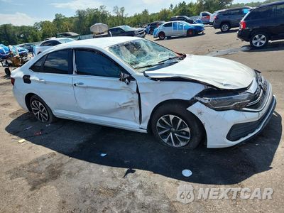 Czwarte zdjęcie samochodu z boku: 2023 VOLKSWAGEN JETTA S VIN:3VW5M7BU8PM010900 - miniatura